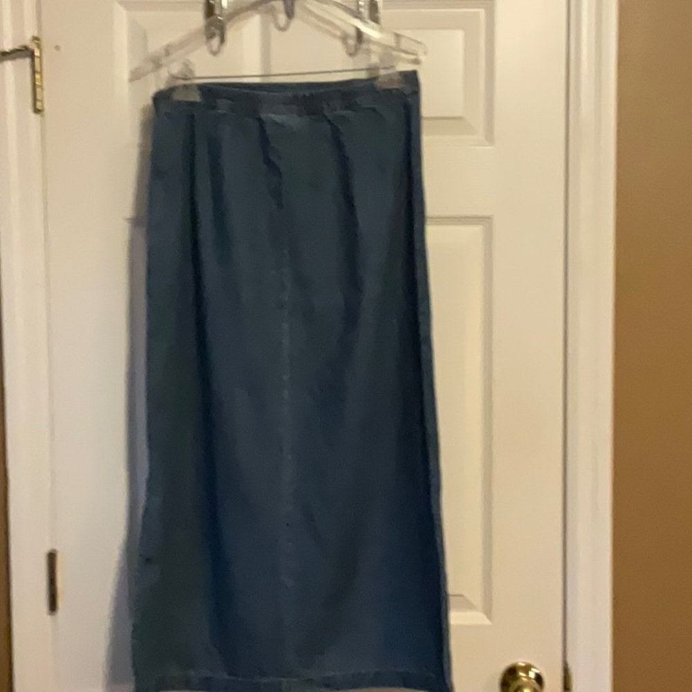 JM Collection Women’s Casual 100% Cotton Medium Wash Denim Maxi Skirt Size 10